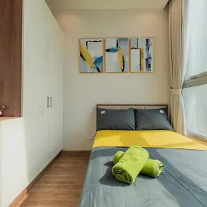 - Vinhomes Park, Landmark 81 Area & Ice Skating Rink Apartment Ho Chi Minh City